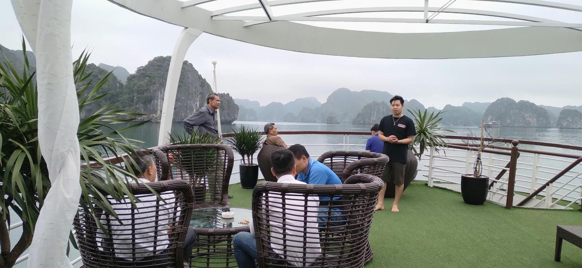 Cat Ba Victory Hostel Dong Khe Sau ภายนอก รูปภาพ