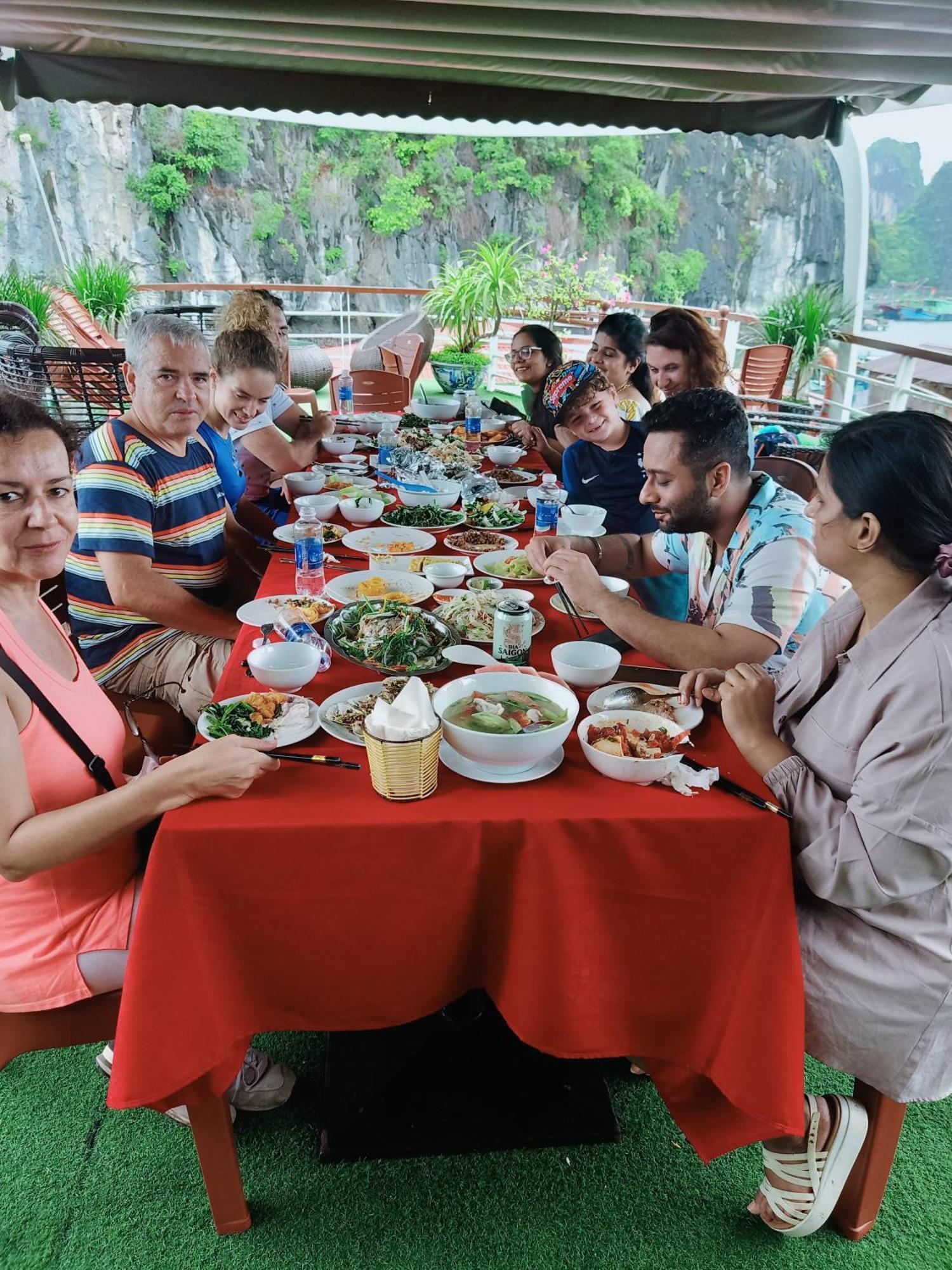 Cat Ba Victory Hostel Dong Khe Sau ภายนอก รูปภาพ